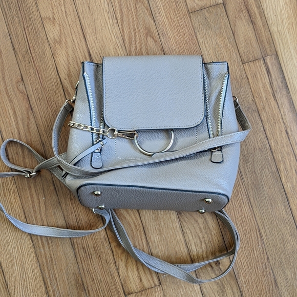 Designer luxe ring backpack crossbody bag - Picture 4 of 7